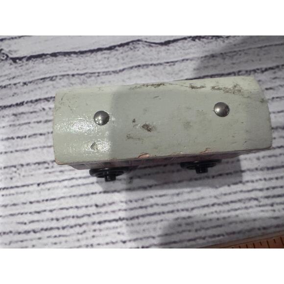 Vintage Thomas and Friends Wooden Railway Annie Passenger Coach - Picture 2 of 4